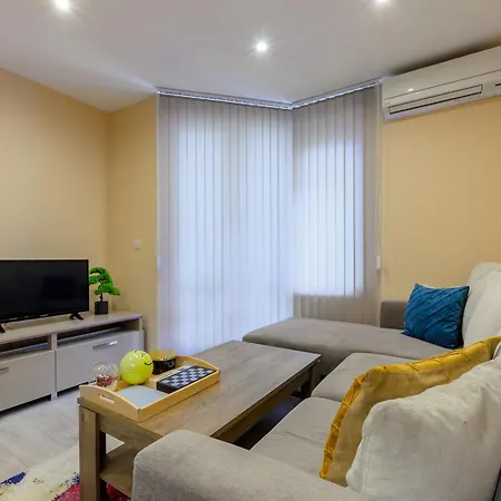 Apartment уютен в град *