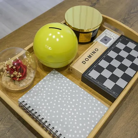 уютен в град *