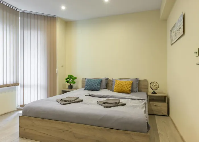 уютен в град * ヴァルナ